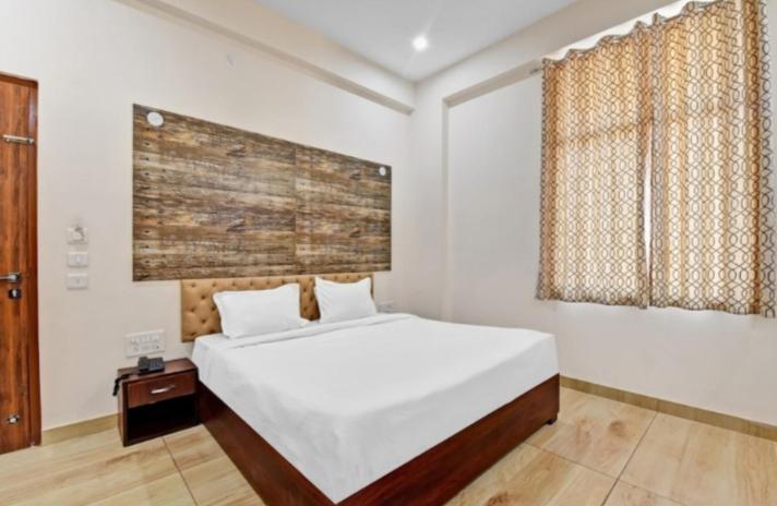 Hotel Amrapali Inn Джайпур Екстериор снимка